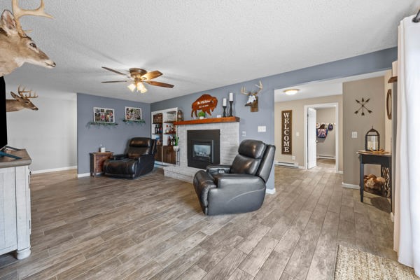 11046 West Scott Road Ridgeway, NY 14103 - Photo 14 of 35 Living Room