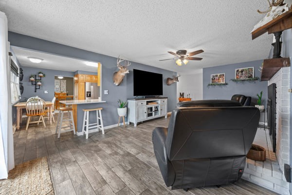 11046 West Scott Road Ridgeway, NY 14103 - Photo 15 of 35 living Room
