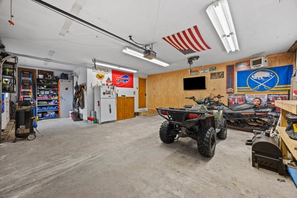 11046 West Scott Road Ridgeway, NY 14103 - Photo 29 of 35 Garage