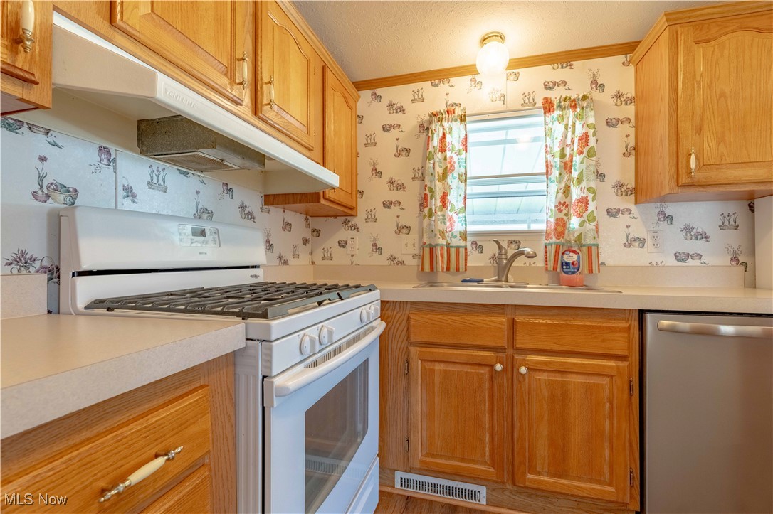 18592 Edwards Road, Unit 1 Doylestown, OH 44230 - Photo 22 of 28 Gallery Image 22