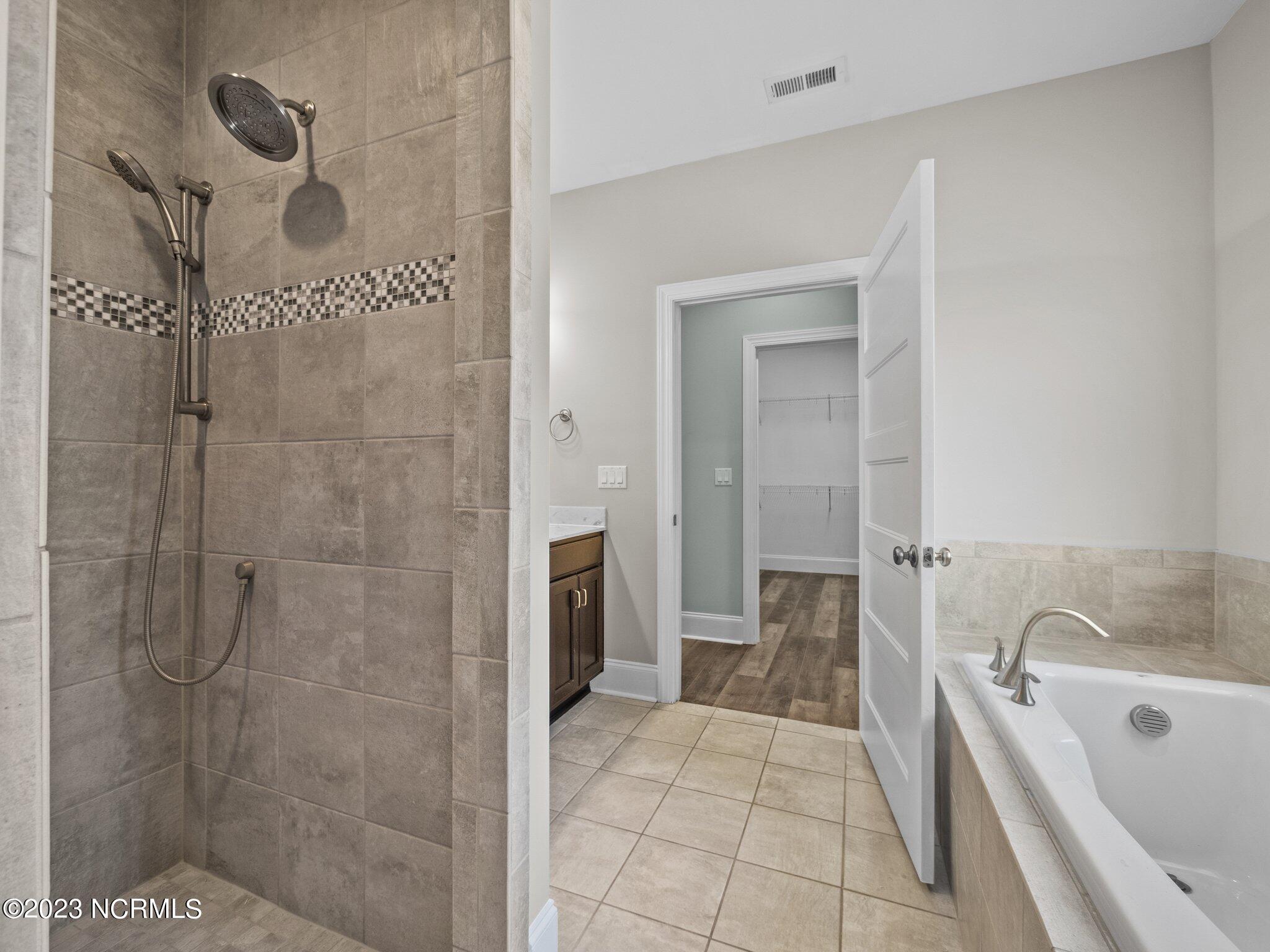 125 Middle Point Road Hampstead, NC 28443 - Photo 27 of 50 Interior