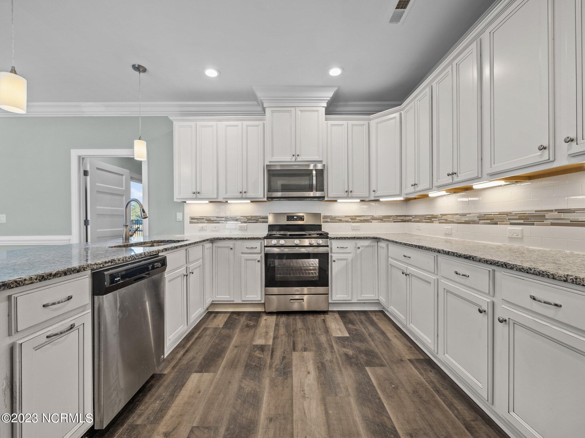 125 Middle Point Road Hampstead, NC 28443 - Photo 6 of 50 Interior