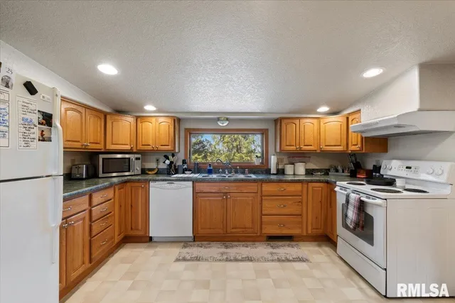 $214,900 | 5460 Moline Road, Erie, IL 61250