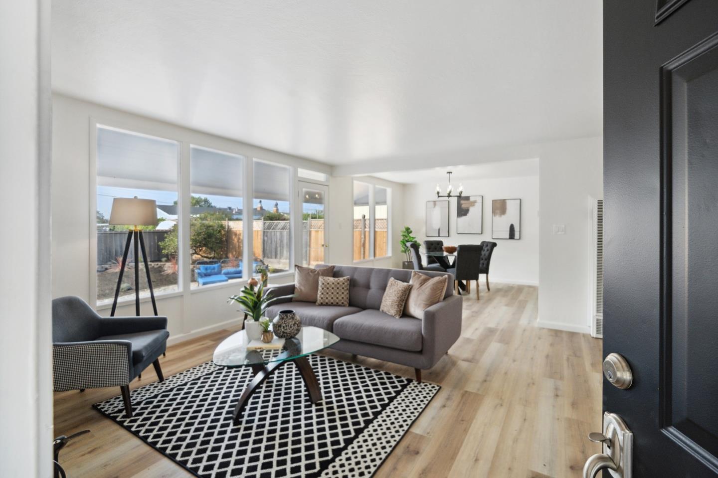 1324 Peralta Road Pacifica, CA 94044 - Photo 2 of 25 a living room with furniture