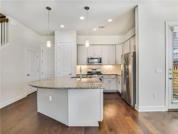 $4,100 | 2704 Zach Scott Street, Austin, TX 78723