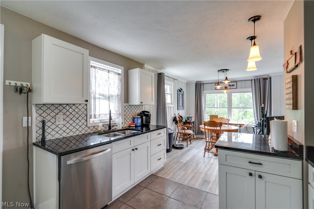 1682 South County Line Road Geneva, OH 44041 - Photo 9 of 41