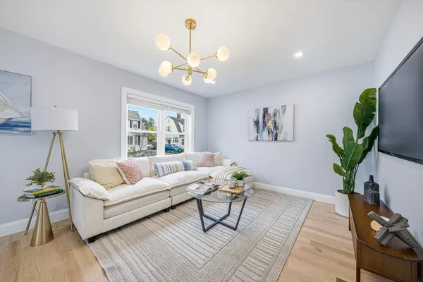 $3,400 | 30 Arnold Street, Unit 2, Quincy, MA 02169