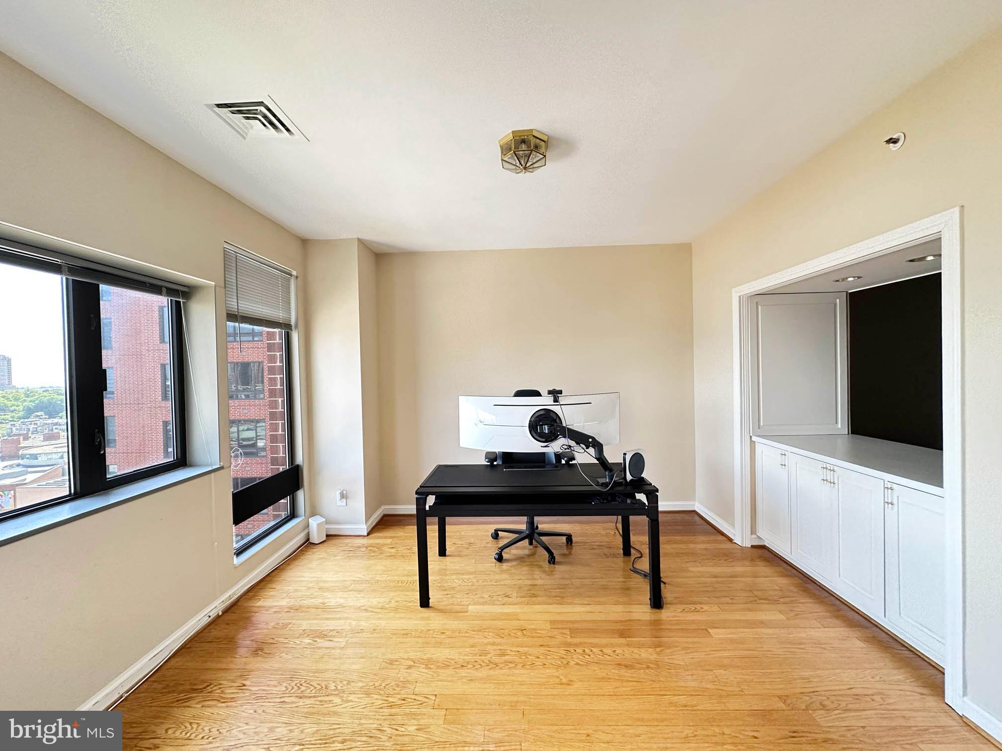 10 East Lee Street, Unit 1208 Baltimore, MD 21202 - Photo 12 of 21 Second Bedroom