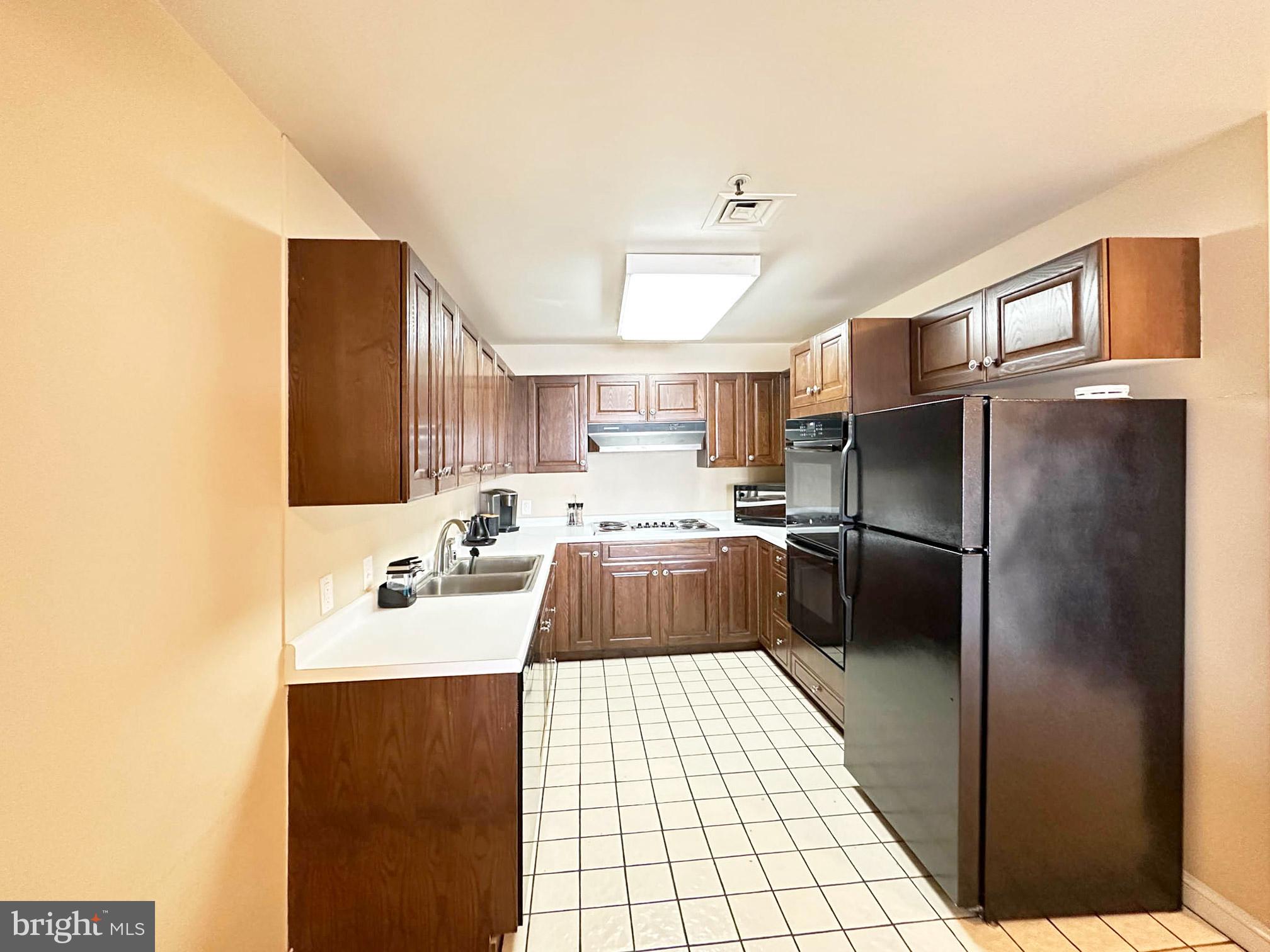 10 East Lee Street, Unit 1208 Baltimore, MD 21202 - Photo 18 of 21