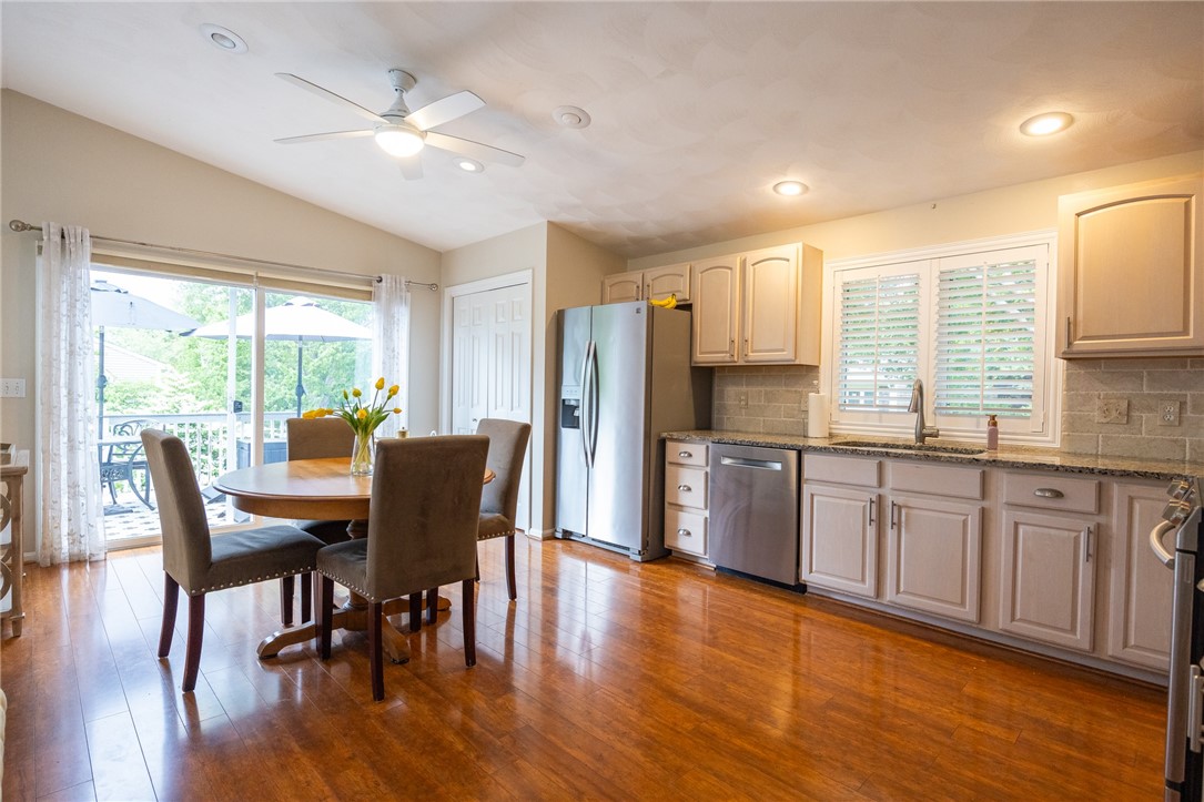 35 Sachem Road Narragansett, RI 02882 - Photo 4 of 37