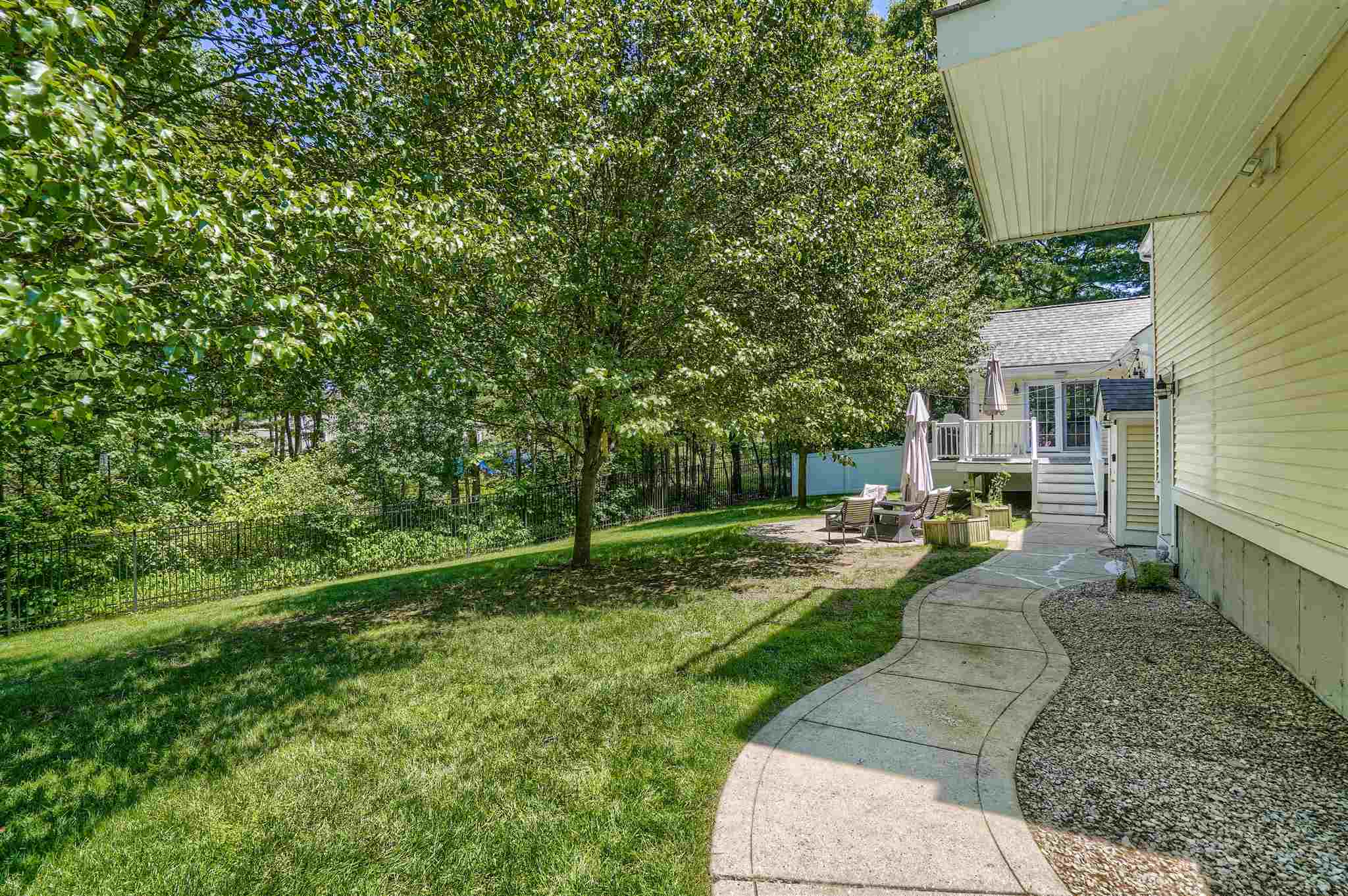 11 Remington Road Salem, NH 03079 - Photo 28 of 34