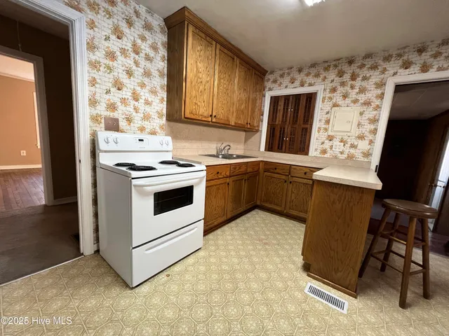 $289,000 | 204 Woodland Circle, Hertford, NC 27944