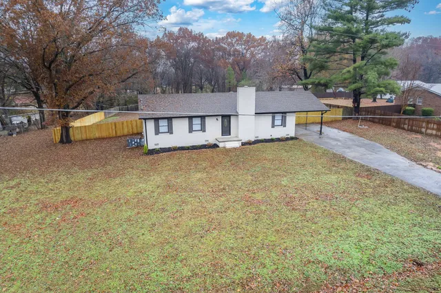 a view of porch with a floor