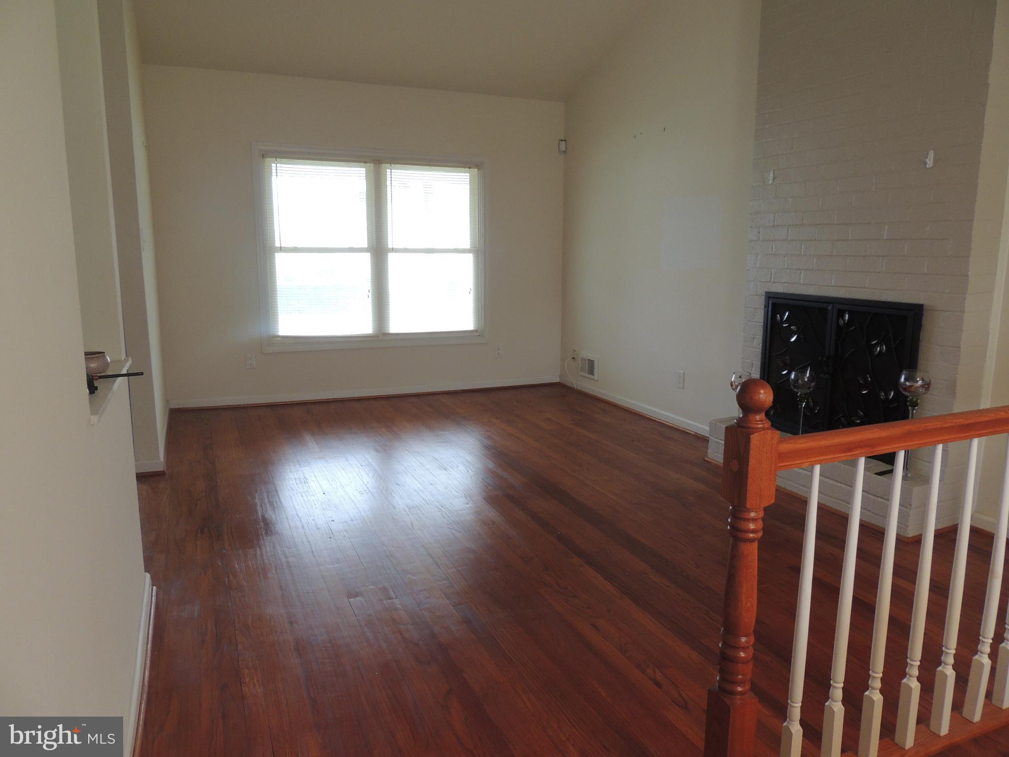 3504 Wild Cherry Road Baltimore, MD 21244 - Photo 4 of 26 Living Room