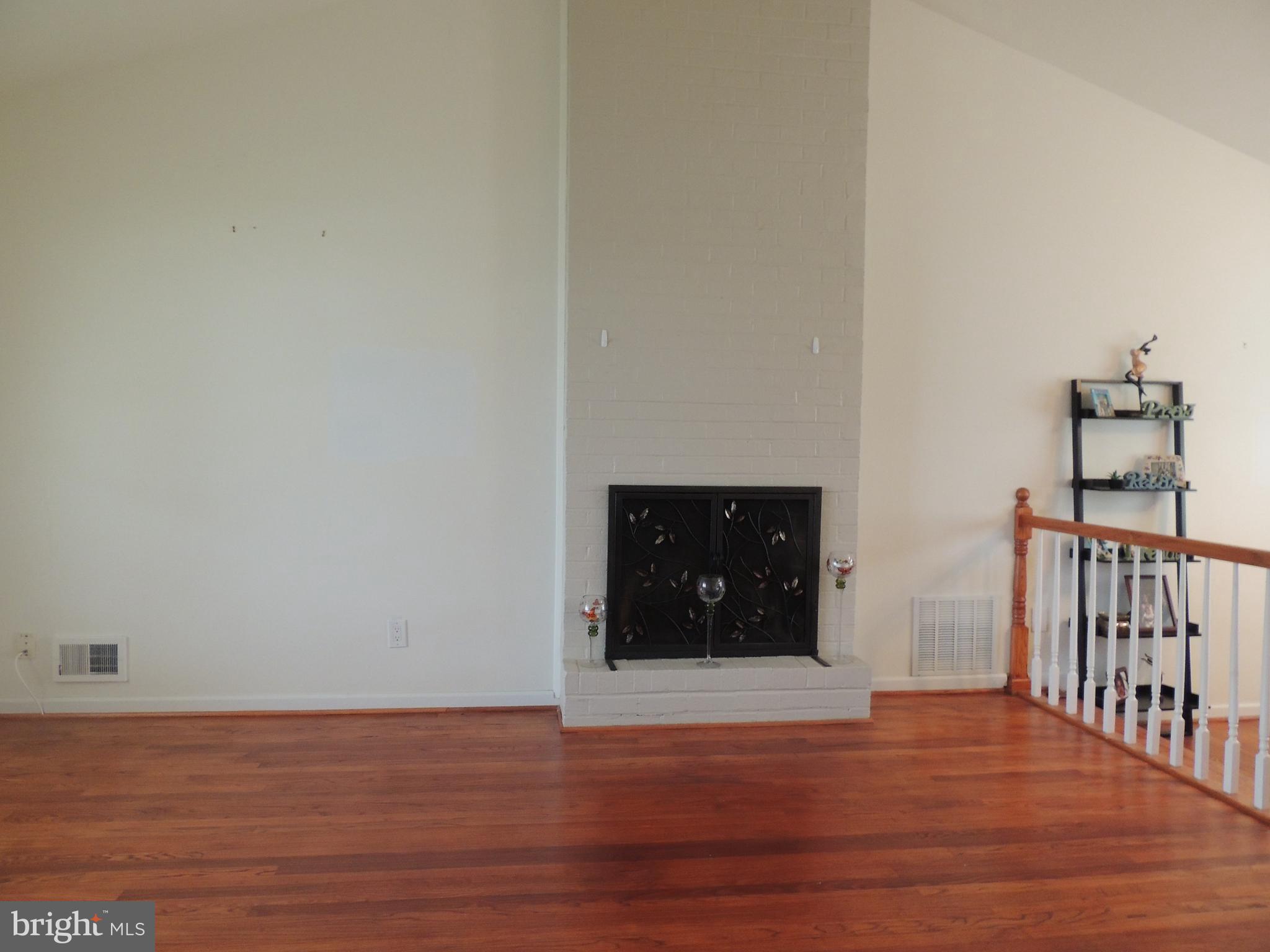 3504 Wild Cherry Road Baltimore, MD 21244 - Photo 5 of 26 Living Room