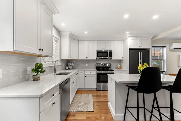 $649,900 | 22 Pond Street, Unit 2, Amesbury, MA 01913