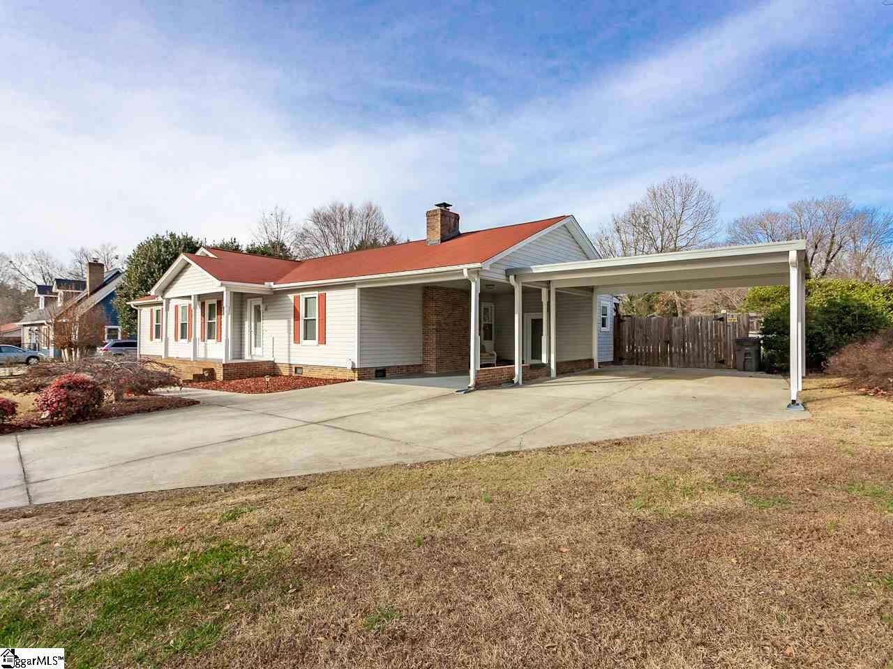 902 Saluda Lake Road Greenville, SC 29611 - Photo 1 of 26 Gallery Image 1