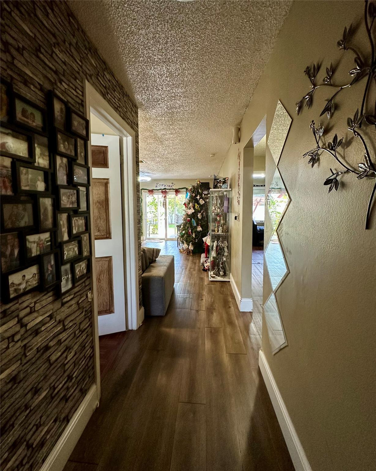 610 Southwest 76th Terrace North Lauderdale, FL 33068 - Photo 7 of 49 a view of entryway and hall