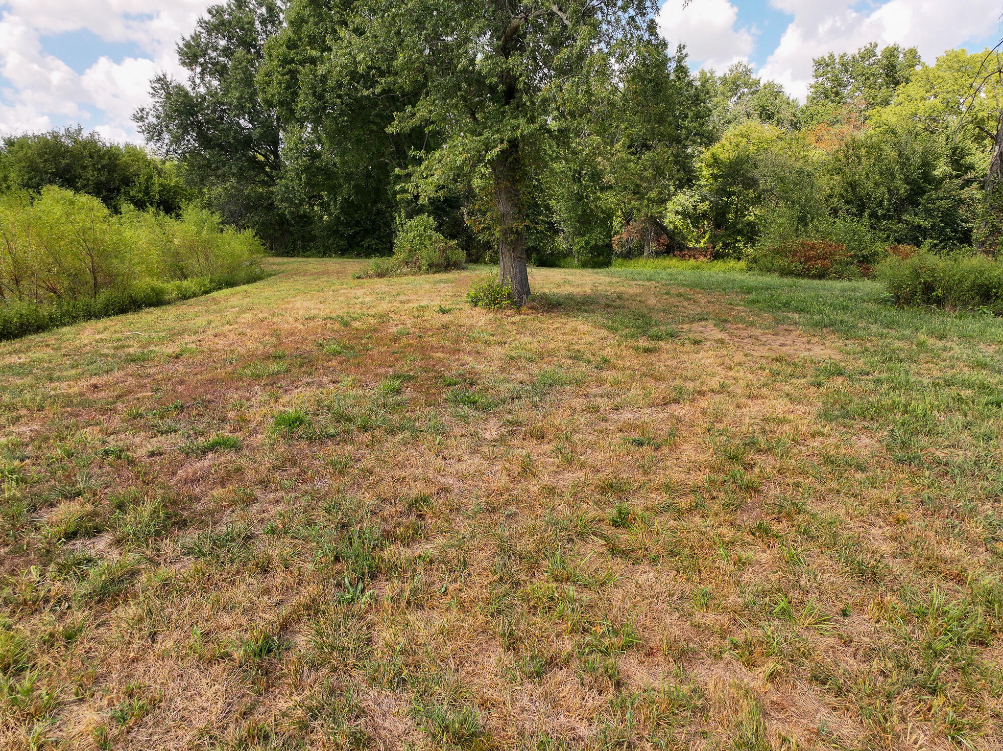 672 Southwest 15th Road Liberal, MO 64762 - Photo 17 of 85 DJI_20260912031234_0750_D
