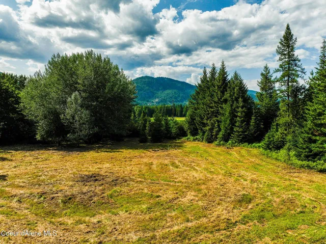 $1,300,000 | 477545 Us-95, Ponderay, ID 83852