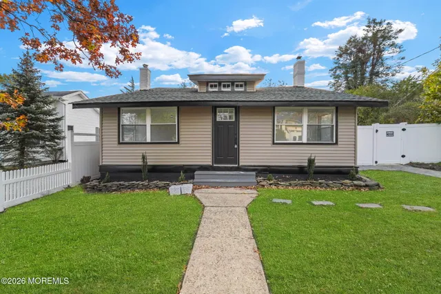 $389,999 | 422 Forepeak Avenue, Beachwood, NJ 08722