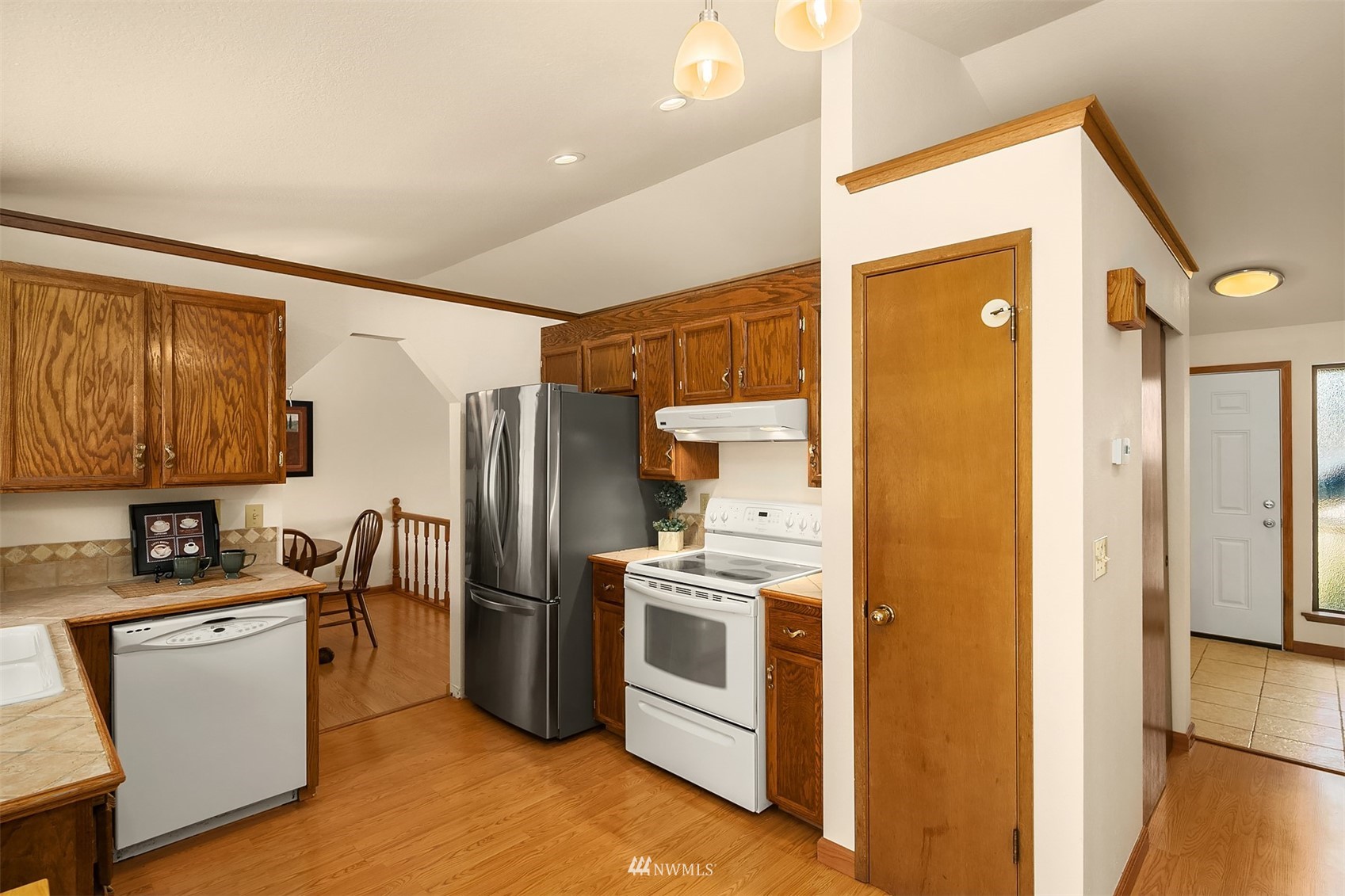 19912 104th Avenue Northeast Bothell, WA 98011 - Photo 11 of 30 Gallery Image 11