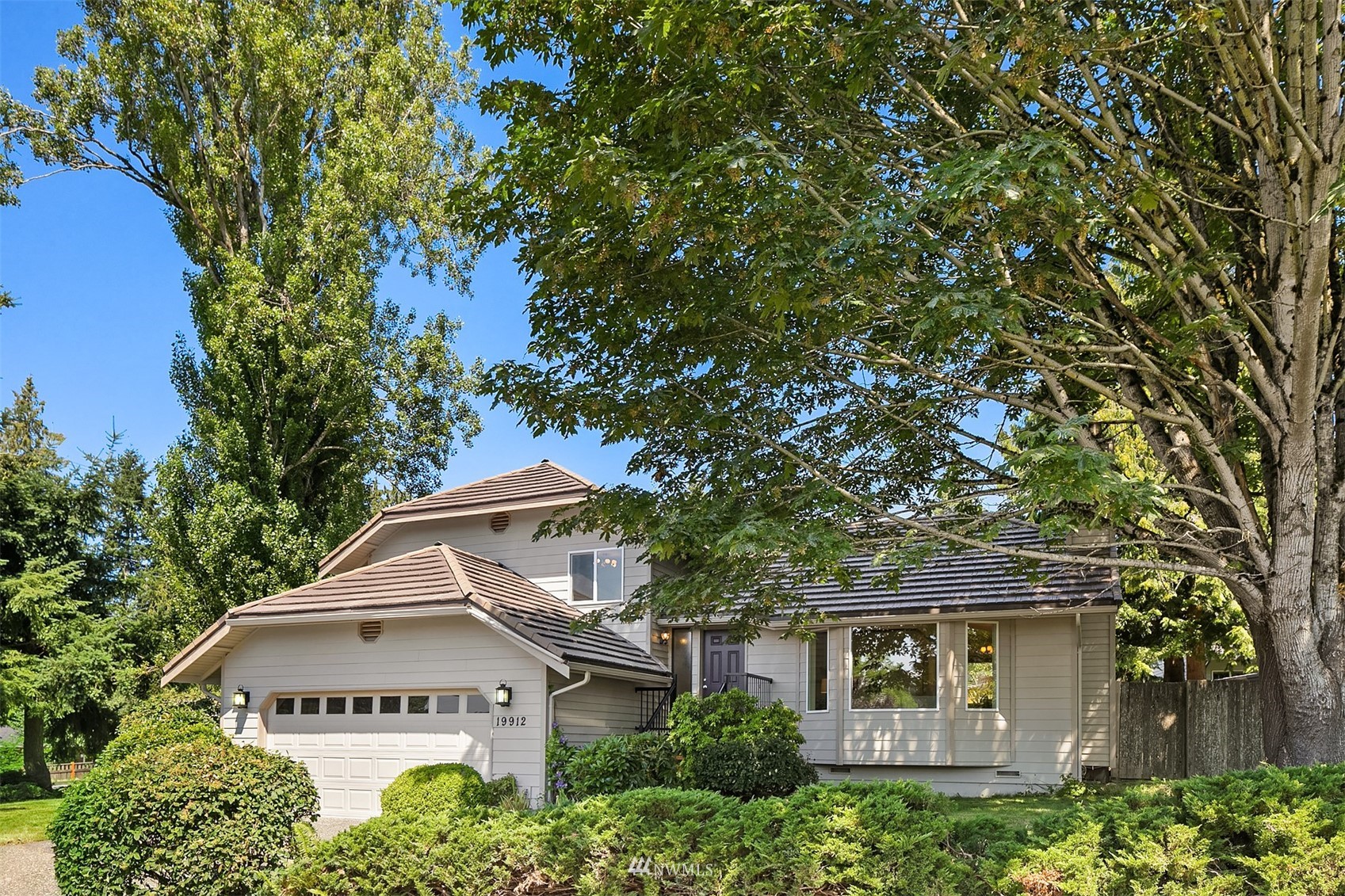 19912 104th Avenue Northeast Bothell, WA 98011 - Photo 3 of 30 Gallery Image 3