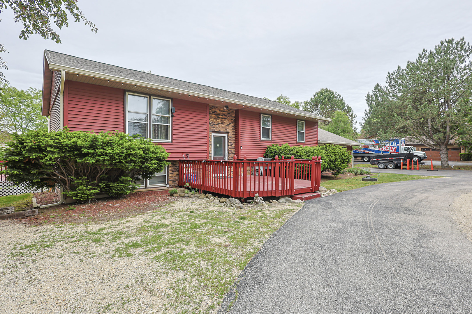 9012 Swanson Road Crystal Lake, IL 60014 - Photo 4 of 40
