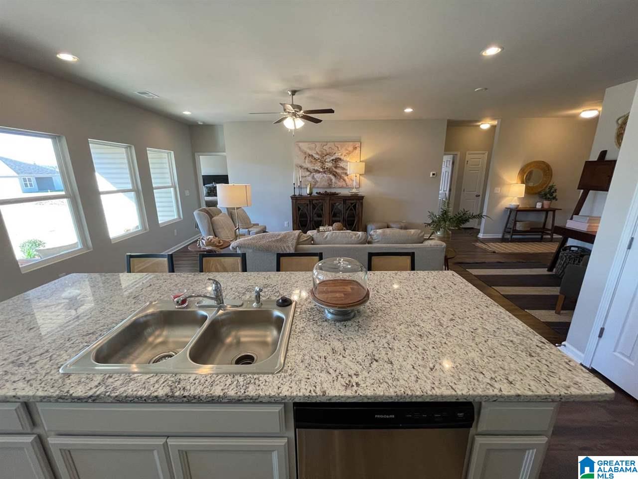 71 Lakeside Way Lincoln, AL 35096 - Photo 3 of 17