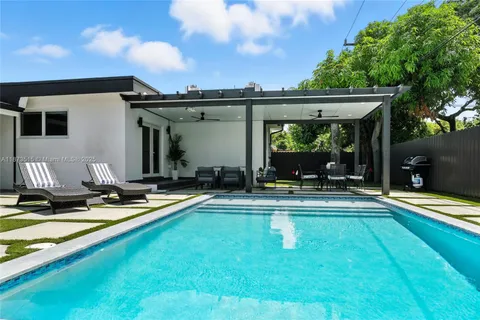 $1,100,000 | 16830 Northeast 6th Court, North Miami Beach, FL 33162