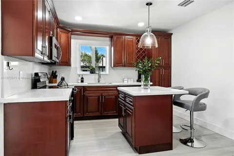 $1,100,000 | 16830 Northeast 6th Court, North Miami Beach, FL 33162