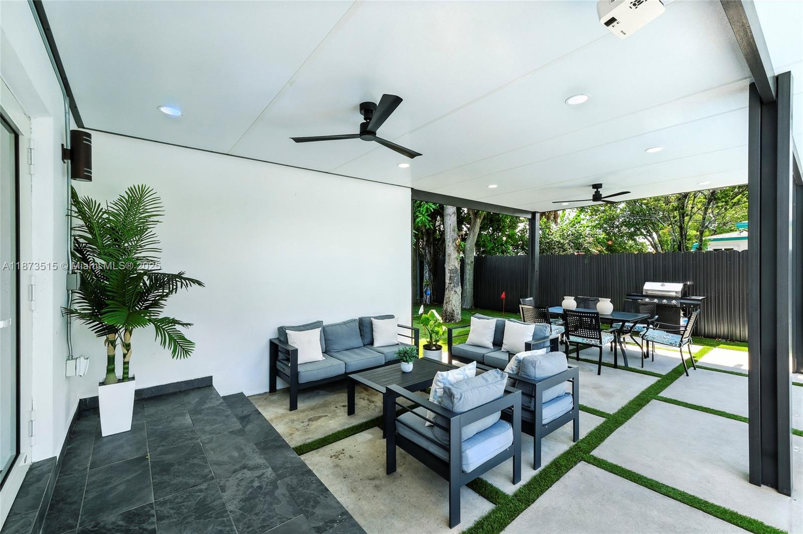 16830 Northeast 6th Court North Miami Beach, FL 33162 - Photo 30 of 42