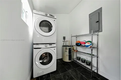 $1,100,000 | 16830 Northeast 6th Court, North Miami Beach, FL 33162