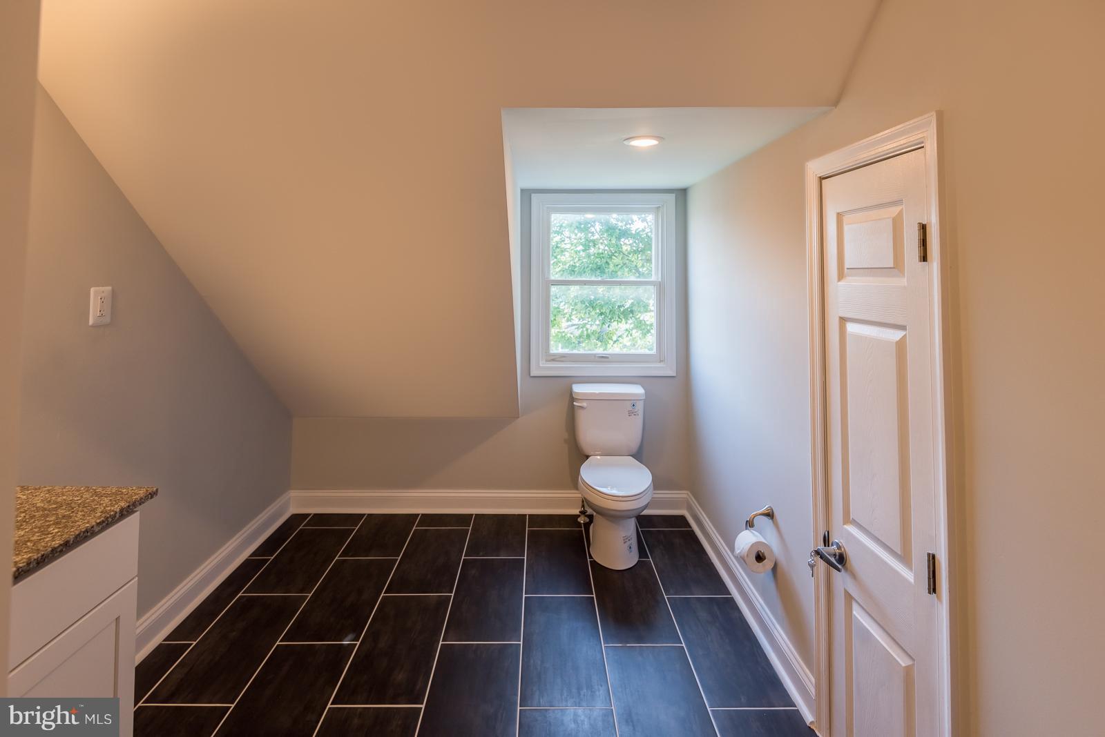 8228 Watersedge Road Baltimore, MD 21222 - Photo 14 of 24 Bath (Master)