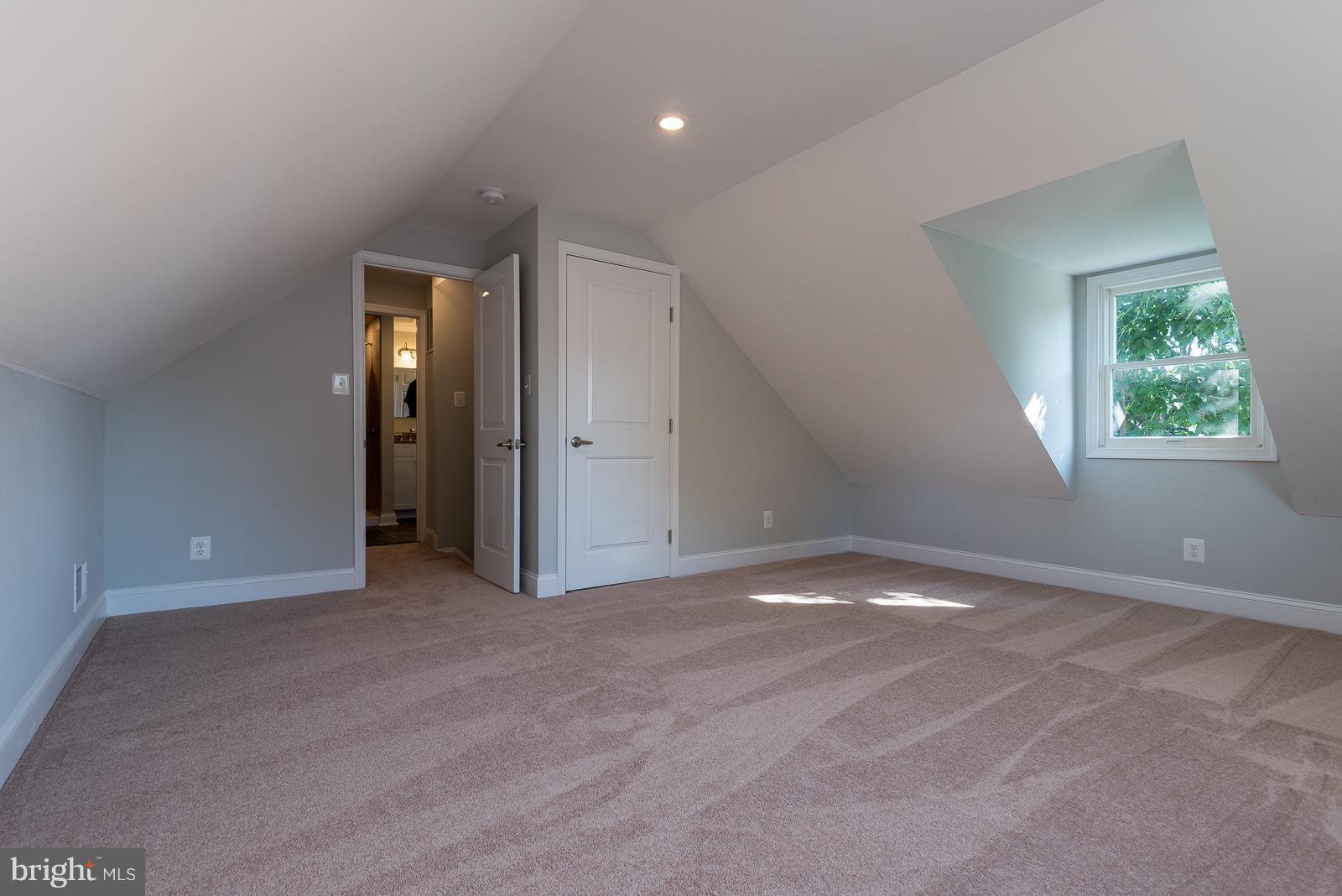 8228 Watersedge Road Baltimore, MD 21222 - Photo 16 of 24 Bedroom (Master)