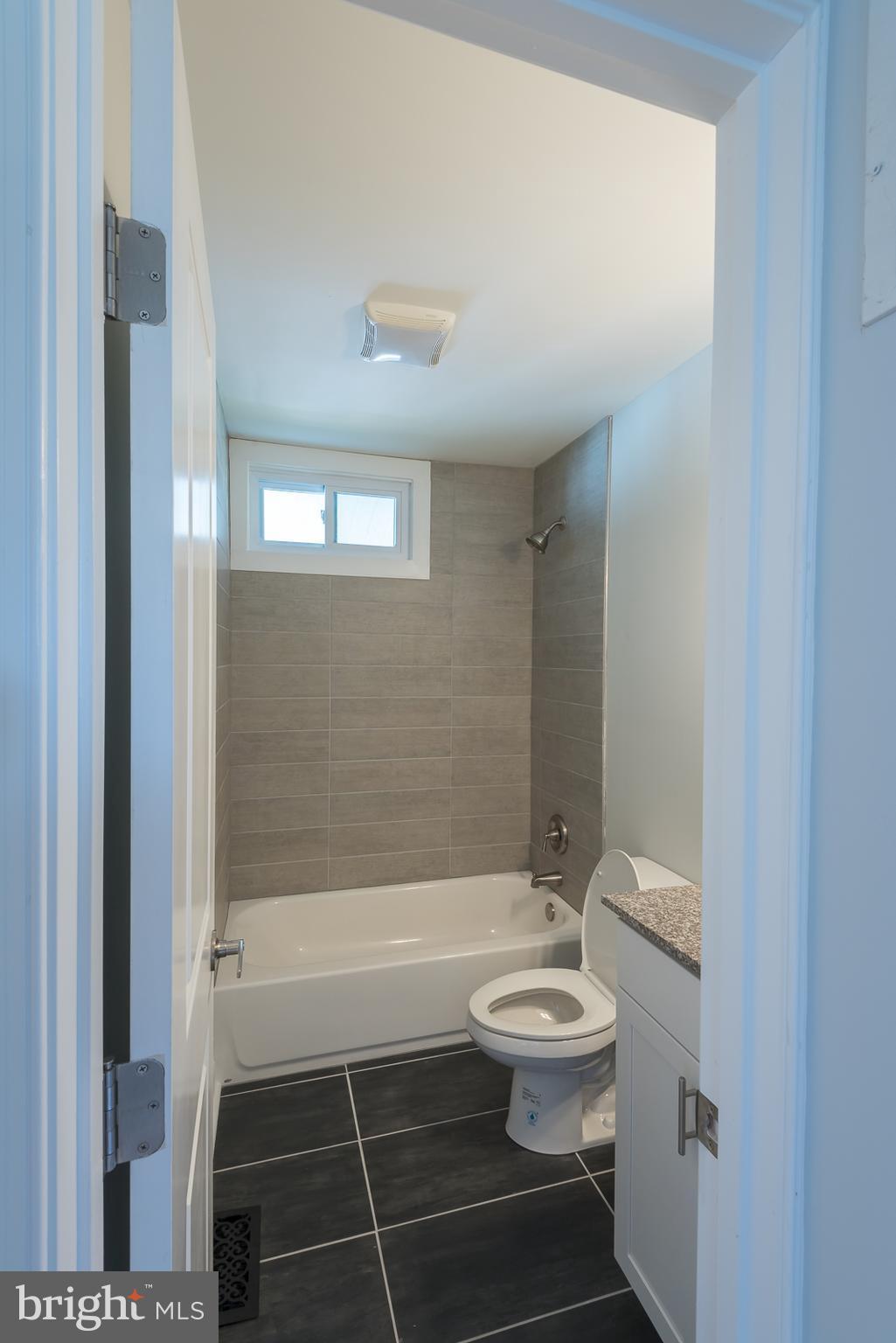 8228 Watersedge Road Baltimore, MD 21222 - Photo 19 of 24 Bath