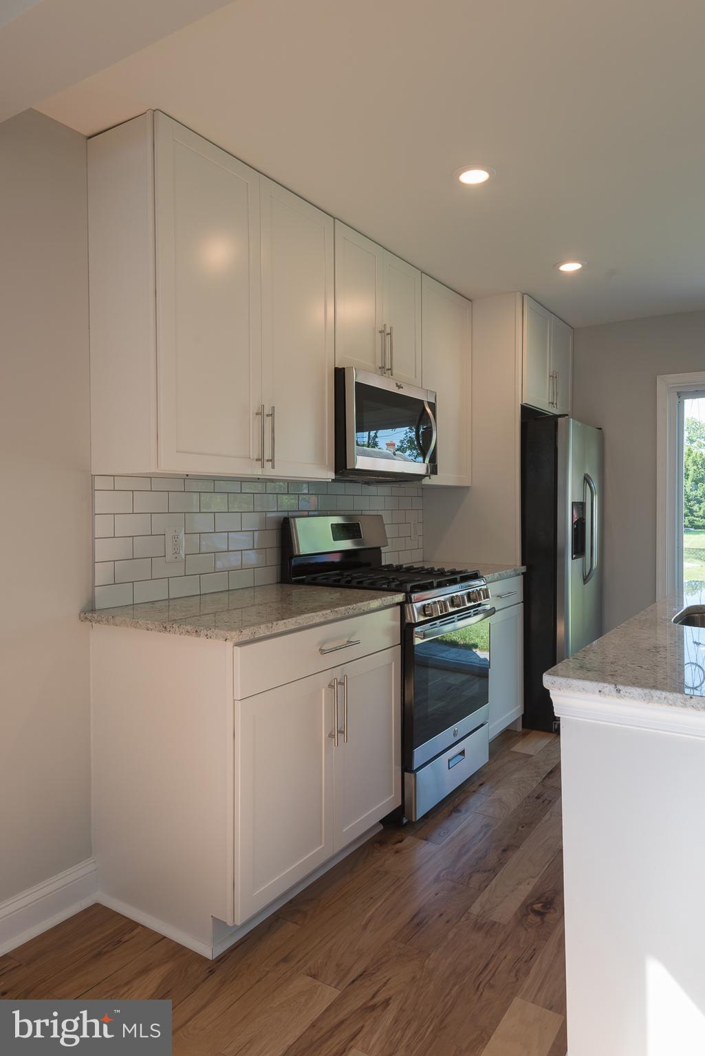 8228 Watersedge Road Baltimore, MD 21222 - Photo 4 of 24 Kitchen