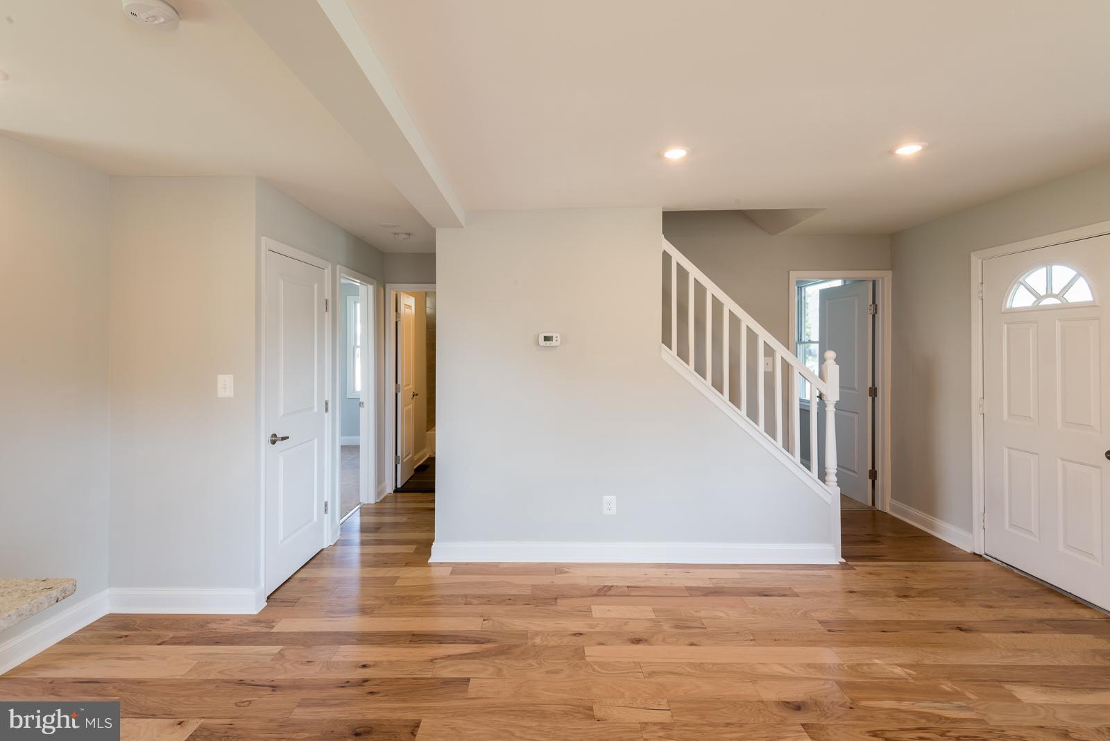 8228 Watersedge Road Baltimore, MD 21222 - Photo 9 of 24 Family Room