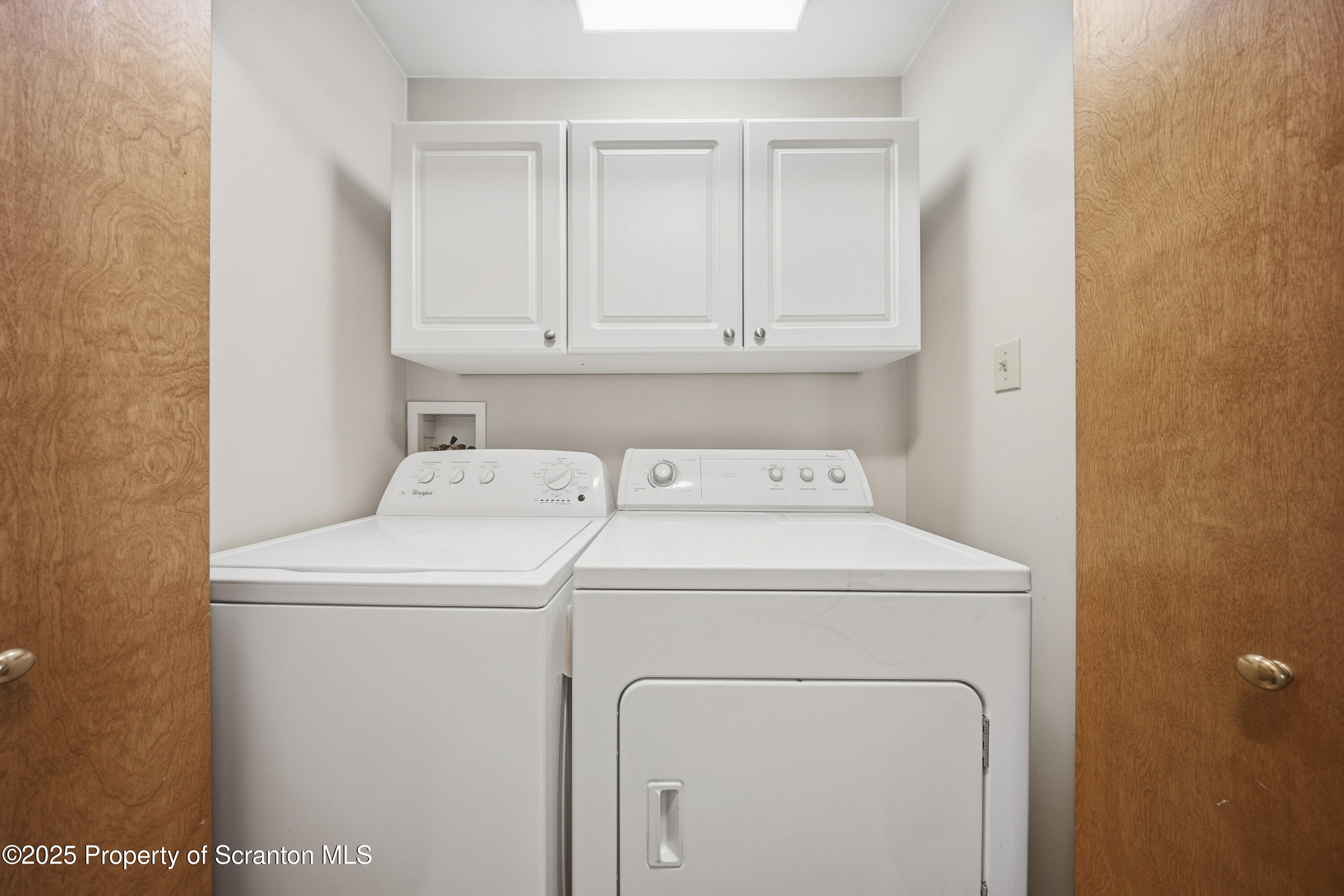 612 Philo Street Scranton, PA 18508 - Photo 13 of 22 a utility room with dryer and washer