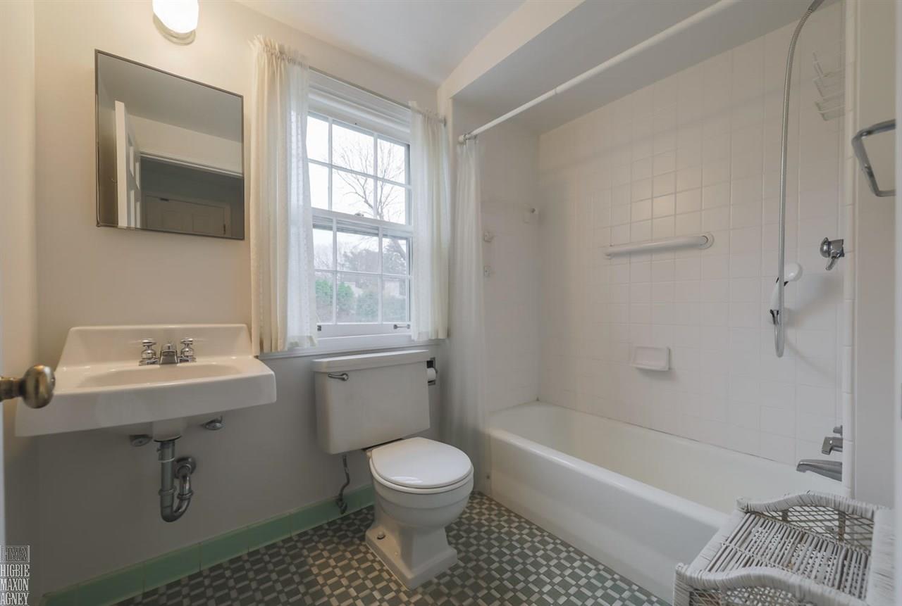 82 Cloverly Road Grosse Pointe Farms, MI 48236 - Photo 33 of 40