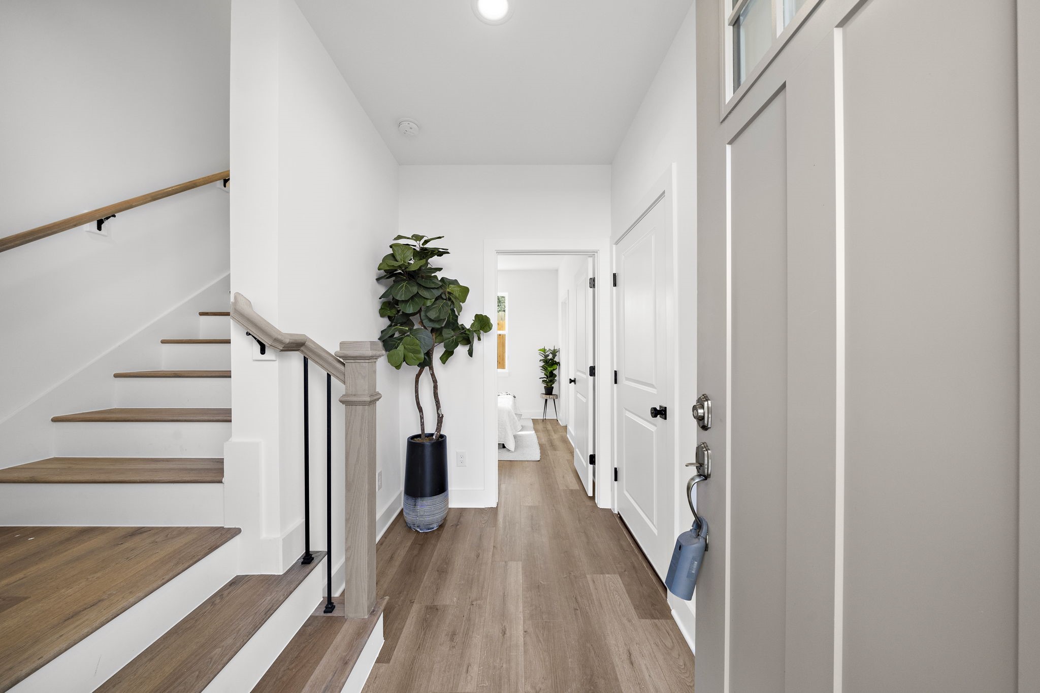 835 Elkhart Street, Unit D Houston, TX 77091 - Photo 33 of 34 Entrance