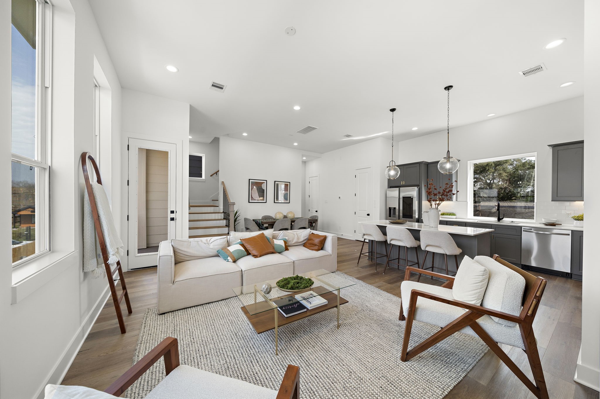 835 Elkhart Street, Unit D Houston, TX 77091 - Photo 10 of 34 Living