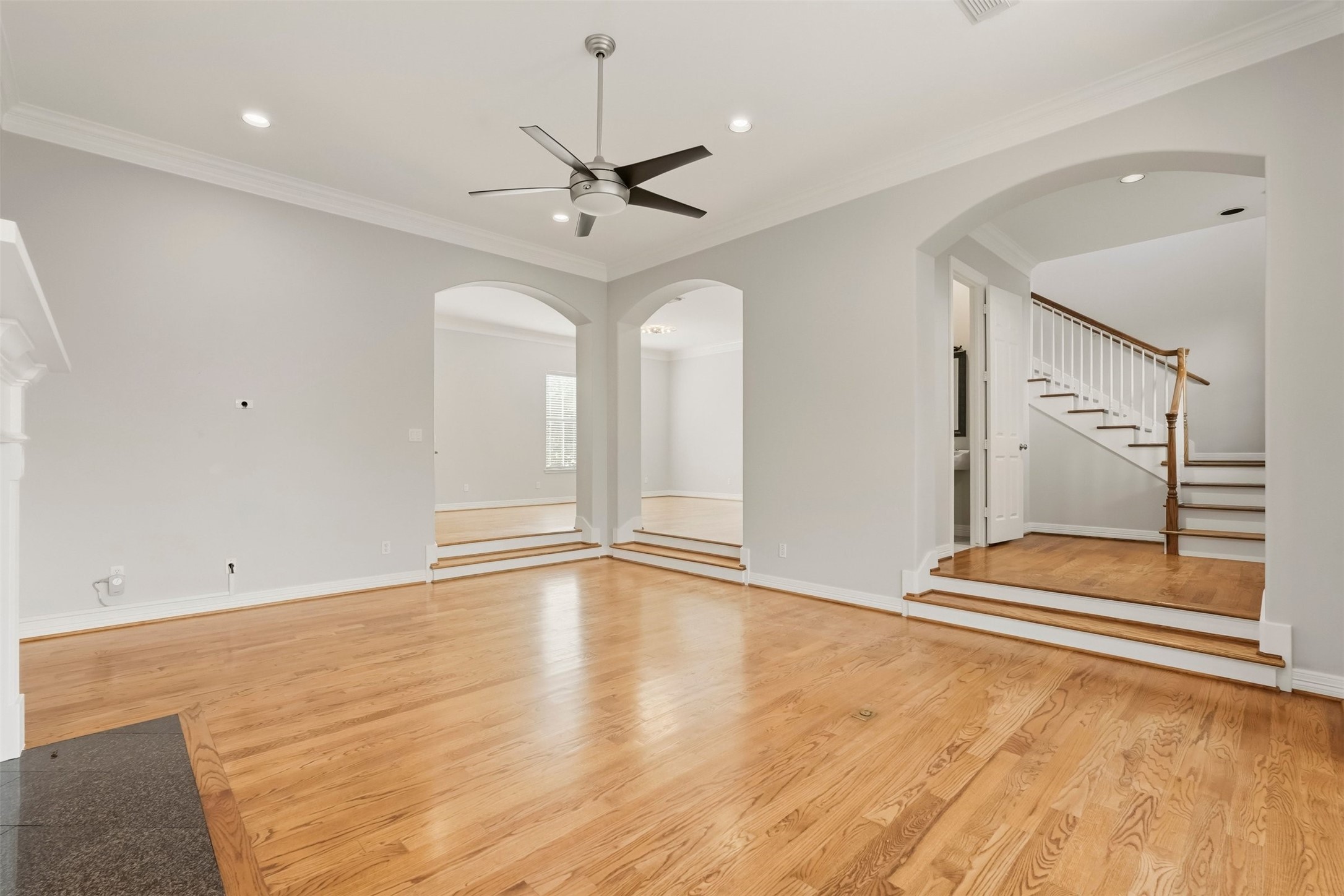 822 Stuart Street Houston, TX 77006 - Photo 15 of 27