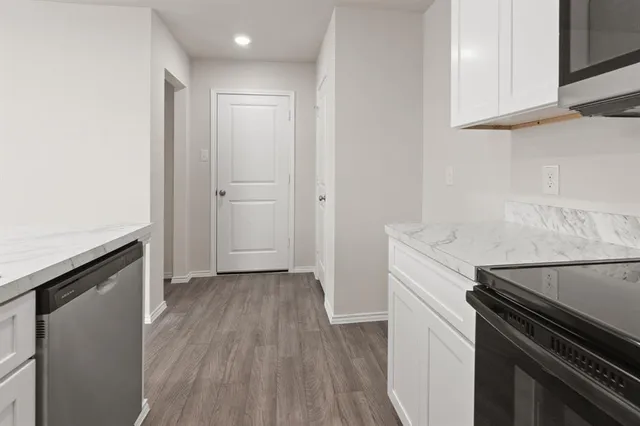 $2,095 | 217 Arbor Court, Granbury, TX 76048