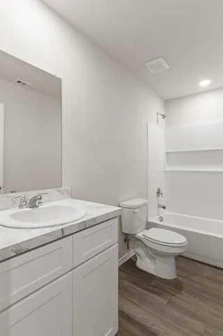 $2,095 | 217 Arbor Court, Granbury, TX 76048