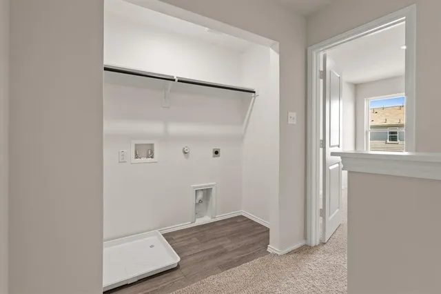 $2,095 | 217 Arbor Court, Granbury, TX 76048