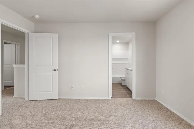 $2,095 | 217 Arbor Court, Granbury, TX 76048