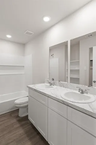 $2,095 | 217 Arbor Court, Granbury, TX 76048