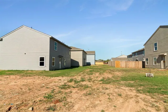 $2,095 | 217 Arbor Court, Granbury, TX 76048