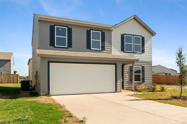 $2,095 | 217 Arbor Court, Granbury, TX 76048